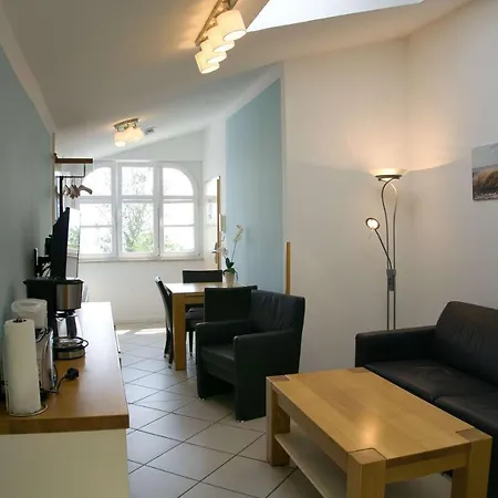 FeWo mit Meerblick, gratis Nutzung vom AHOI Erlebnisbad und Sauna in Sellin - Haus Blick zur See FeWo 09 * Goehren (Ruegen)
