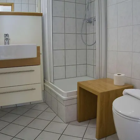 FeWo mit Meerblick, gratis Nutzung vom AHOI Erlebnisbad und Sauna in Sellin - Haus Blick zur See FeWo 09 * Goehren (Ruegen)
