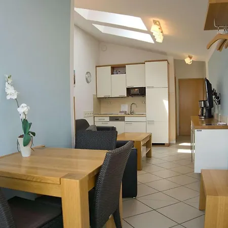 FeWo mit Meerblick, gratis Nutzung vom AHOI Erlebnisbad und Sauna in Sellin - Haus Blick zur See FeWo 09 Apartment